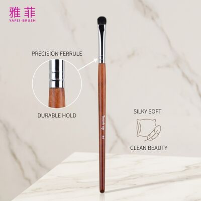 kopen Handgemaakte geitenhaar oogschaduw blending borstel wreedheidsvrije precieze oog make-up applicator met duurzame houten handvat online vervaardiging